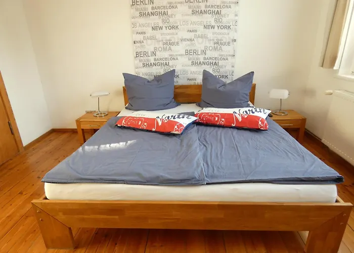 In Berlin-gruenau, Wasser- Und Waldnaehe, Gute Verkehrsanbindung * ברלין