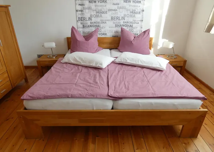 In Berlin-grünau, Wasser- Und Waldnähe, Gute Verkehrsanbindung *