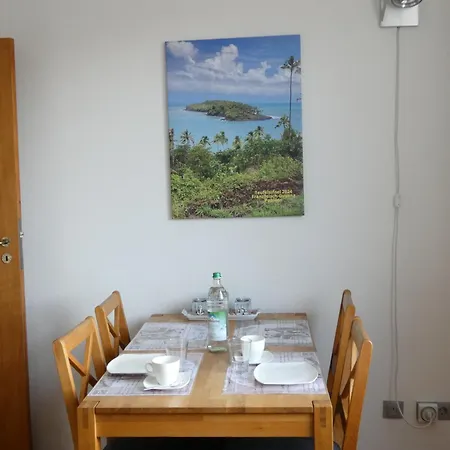 In Berlin-gruenau, Wasser- Und Waldnaehe, Gute Verkehrsanbindung *