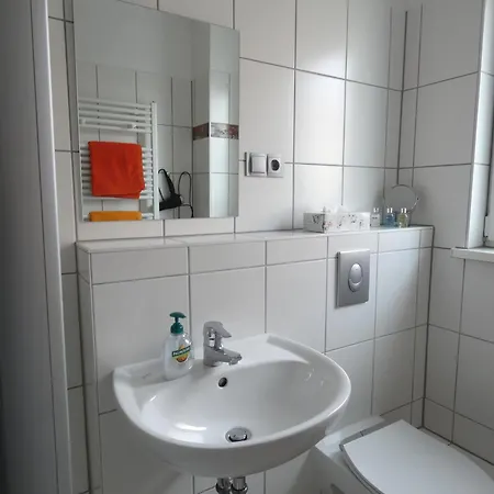 In Berlin-gruenau, Wasser- Und Waldnaehe, Gute Verkehrsanbindung Apartman *